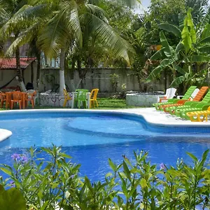 https://amigos-hostel-cozumel.allrivieramayahotels.com